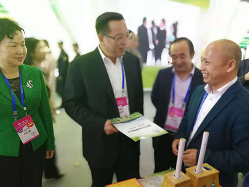 懷化市市長雷紹業(yè)視察漢眾農(nóng)業(yè)